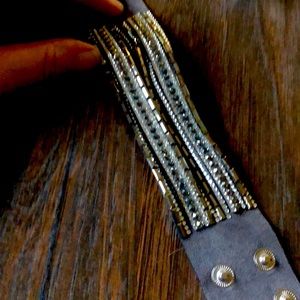 Silver crystal gray leather snap bracelet